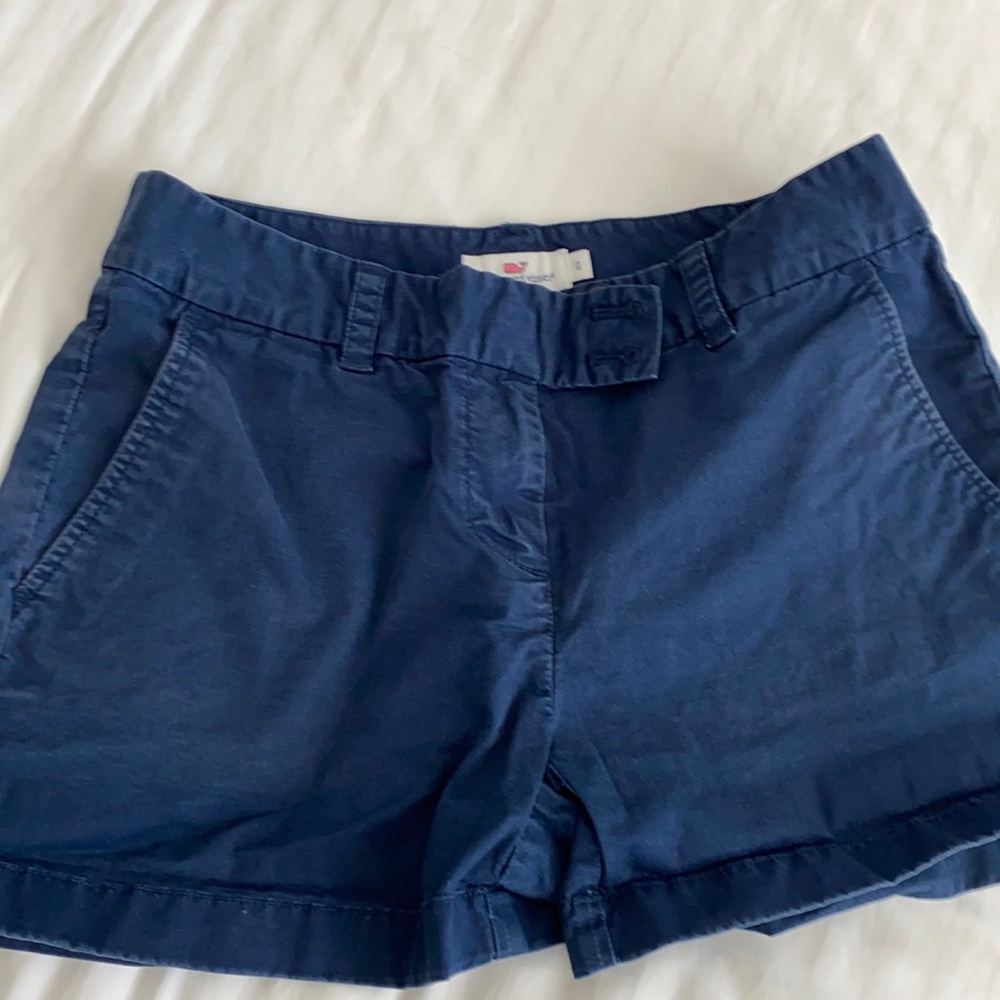 Vineyard vines navy blue shorts